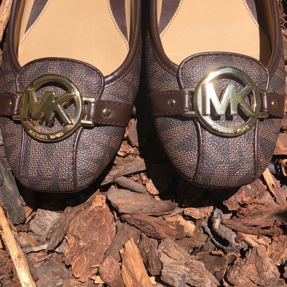 Michael Kors MK Embossed Fulton Flat Retail $150 - Picture 2 of 7